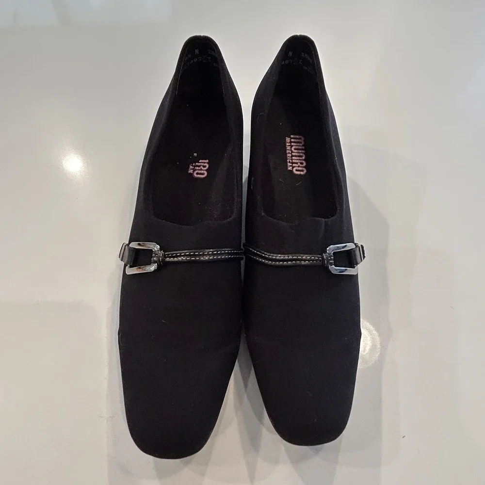 Munro Cindy Block Heel Pump Shoes Sz 9.5 Narrow Black Stretch Fabric Slip Ons